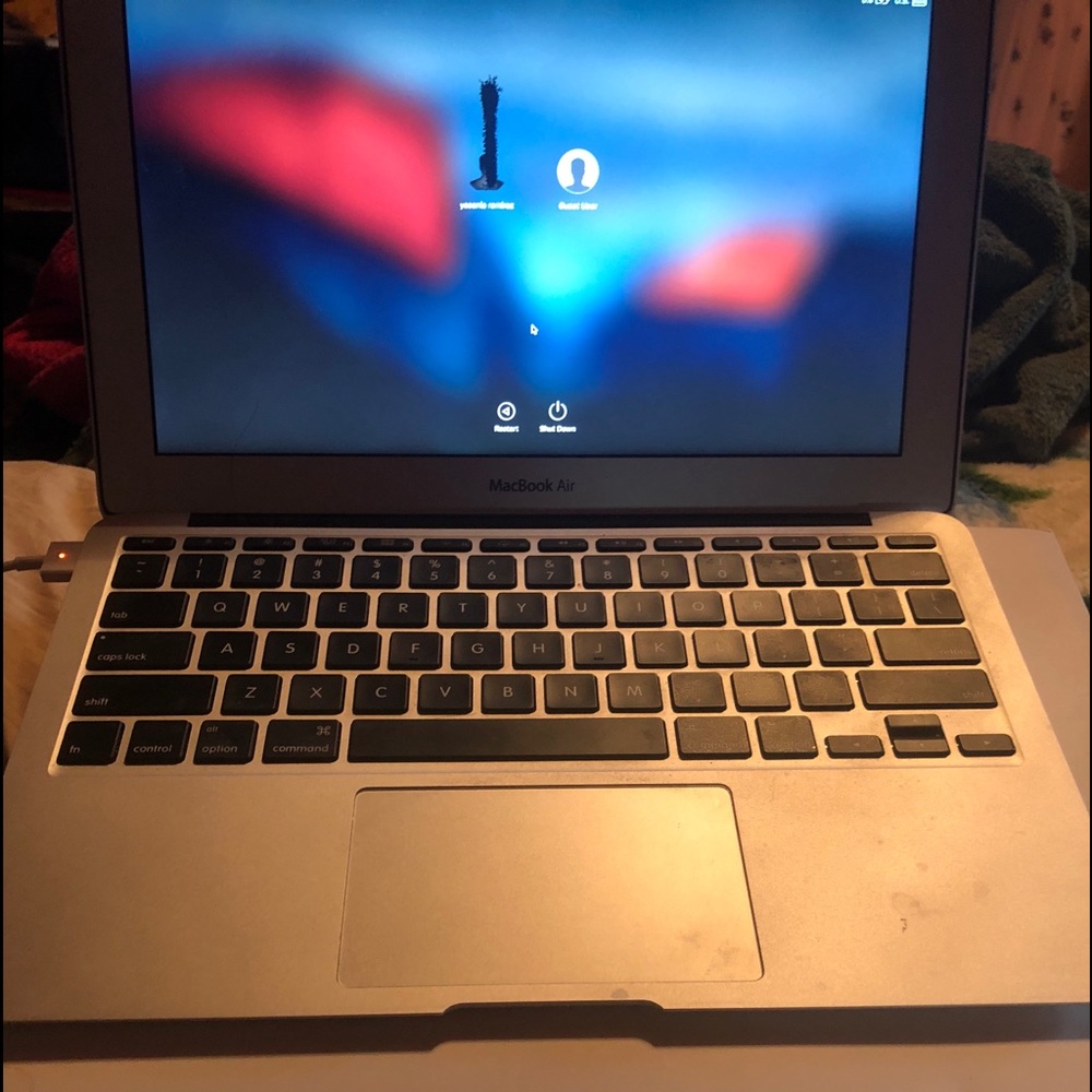 Mac book air 11 in
